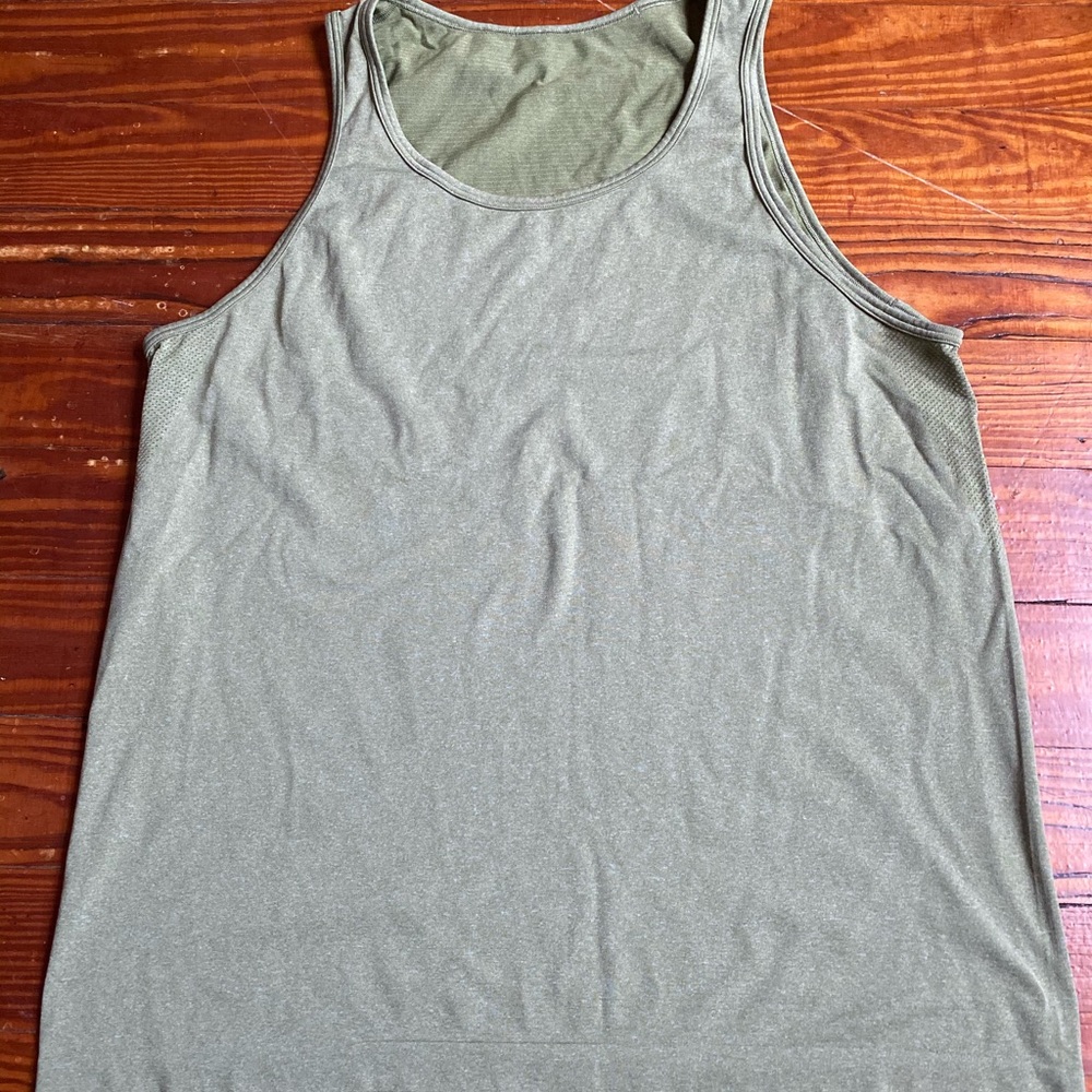 NWOT lululemon Men’s Metal Vent Tank Size L